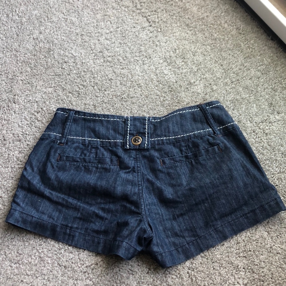 Shorts - Picture 2 of 5